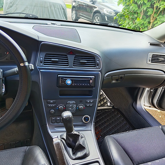 Volvo V70 10 of 12