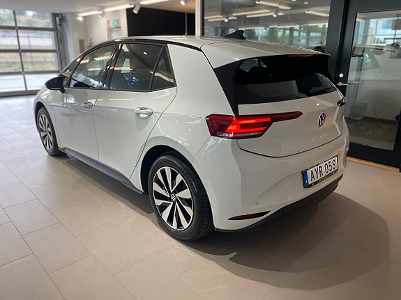 Volkswagen ID.3 Neo 7 of 16