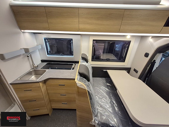 Adria Coral SELECT 670 SL 4 of 14