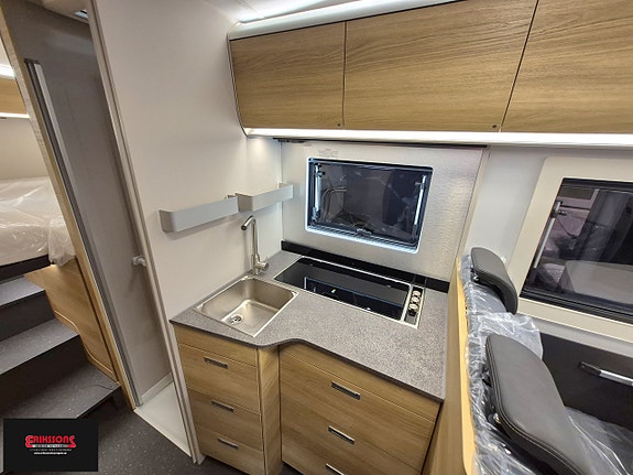 Adria Coral SELECT 670 SL 5 of 14