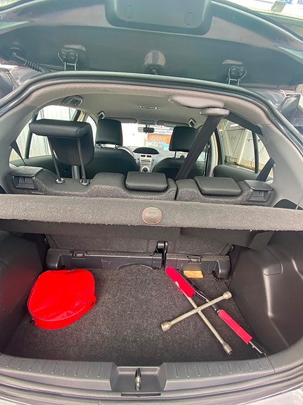 Toyota Yaris 5 of 5