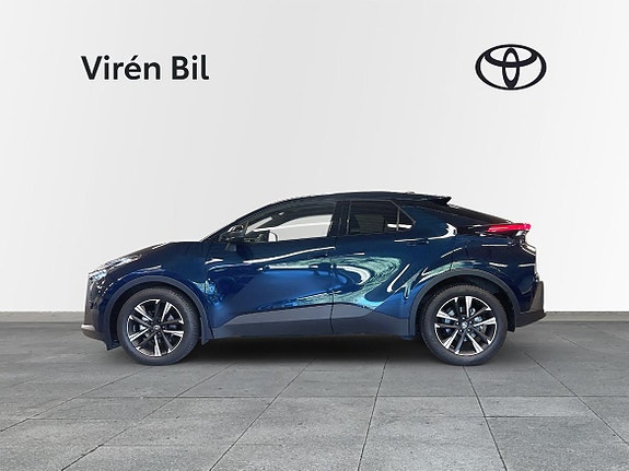 Toyota C-HR 3 of 10