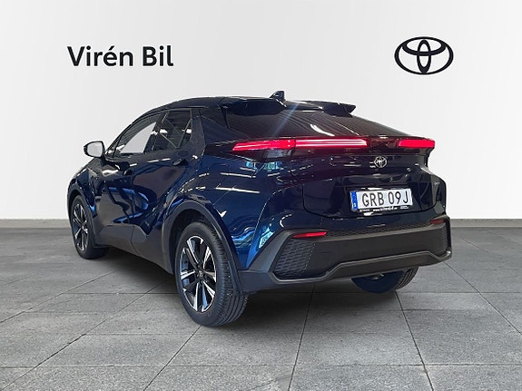 Toyota C-HR 2 of 10