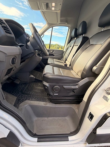 Volkswagen Crafter 35 12 of 16