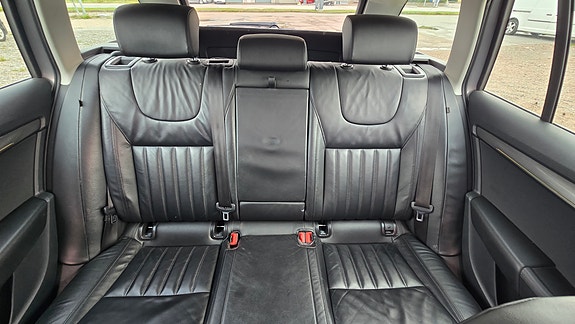 Skoda Octavia 5 of 9