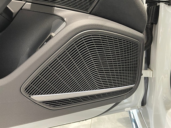 Audi RS4 21 of 30