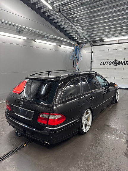 Mercedes-Benz E320 2 of 11