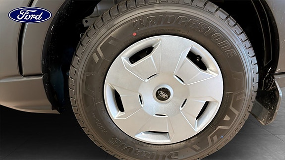 Ford Transit 9 of 12