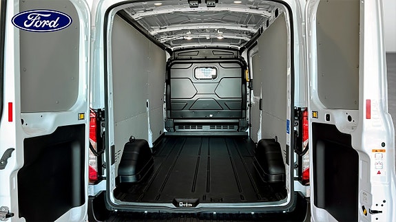 Ford Transit 10 of 12