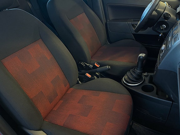 Ford Fiesta 7 of 12