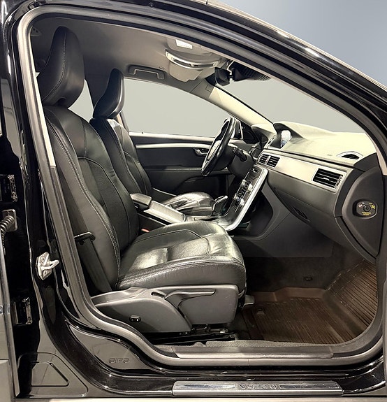 Volvo XC70 15 of 30