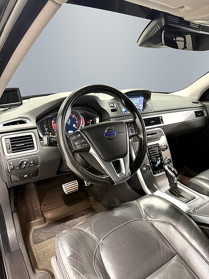 Volvo XC70 11 of 30