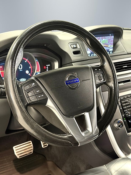 Volvo XC70 12 of 30
