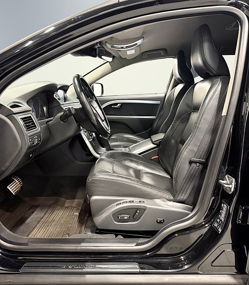 Volvo XC70 10 of 30