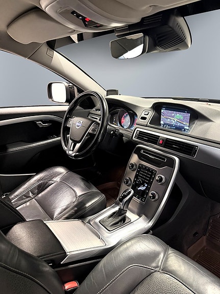 Volvo XC70 14 of 30