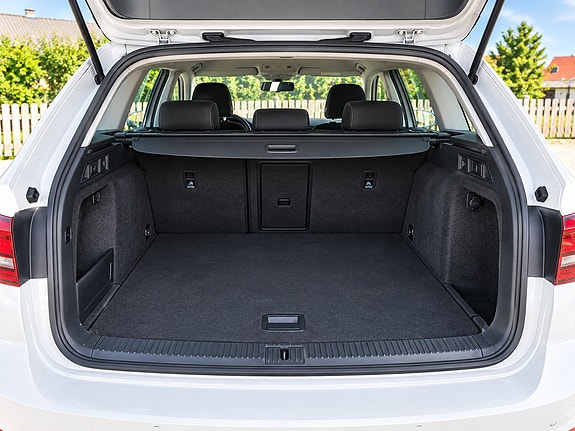 Volkswagen Golf VII 8 of 8