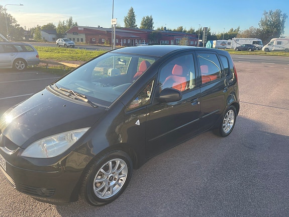 Mitsubishi Colt 6 of 9