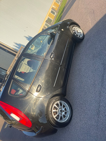Mitsubishi Colt 3 of 9