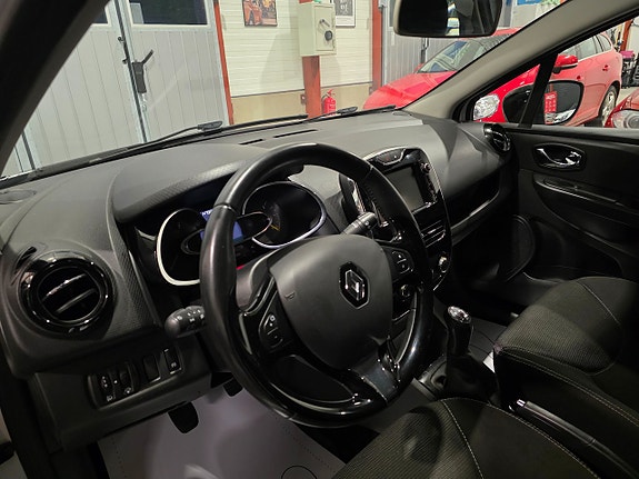 Renault Clio 8 of 18