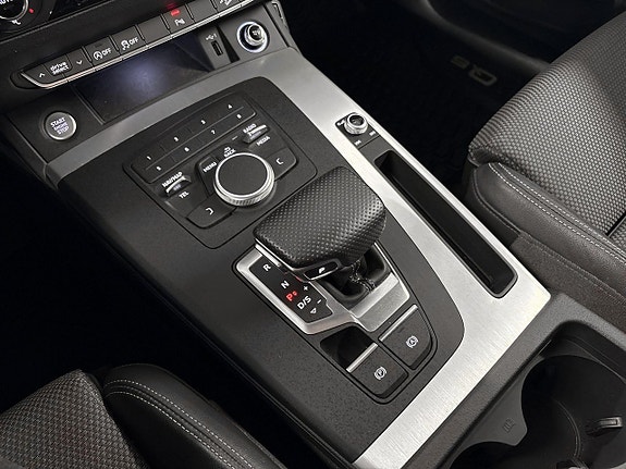 Audi Q5 12 of 19
