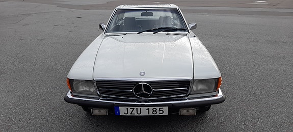 Mercedes-Benz 350 SL 4 of 16