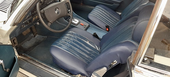 Mercedes-Benz 350 SL 10 of 16