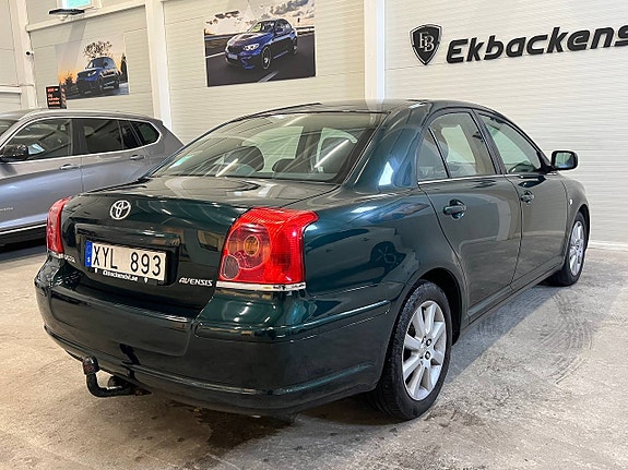 Toyota Avensis 4 of 16