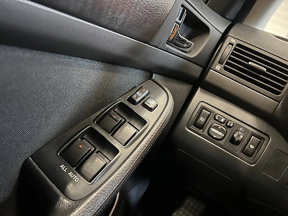 Toyota Avensis 14 of 16