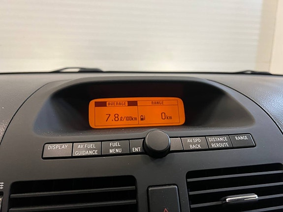 Toyota Avensis 13 of 16