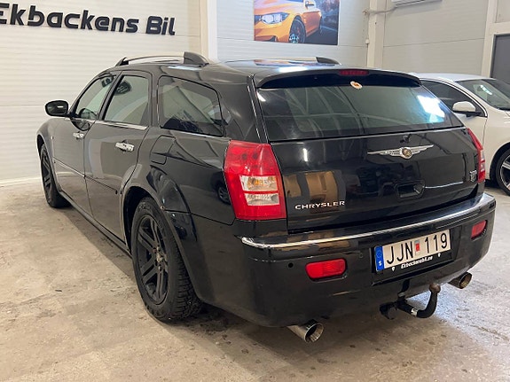 Chrysler 300C 6 of 16