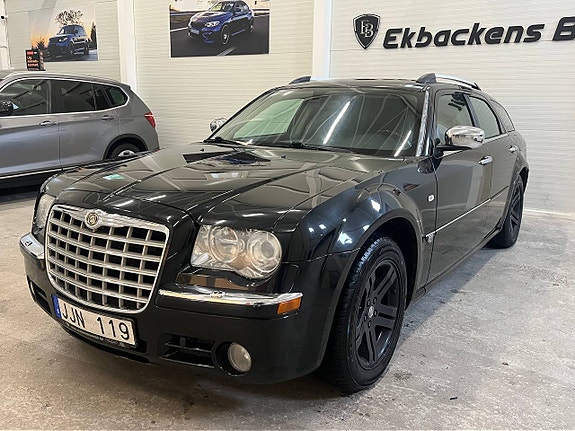 Chrysler 300C 3 of 16