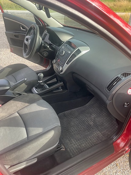 Kia Ceed 6 of 8