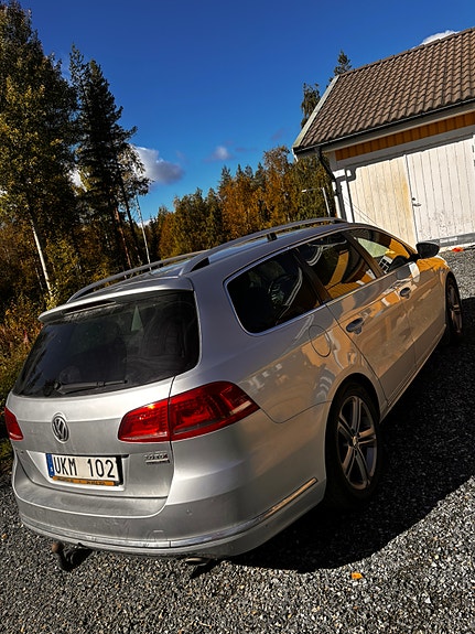 Volkswagen Passat 2 of 5
