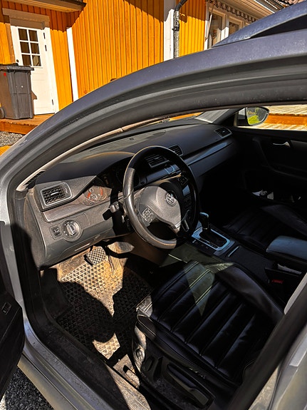 Volkswagen Passat 3 of 5