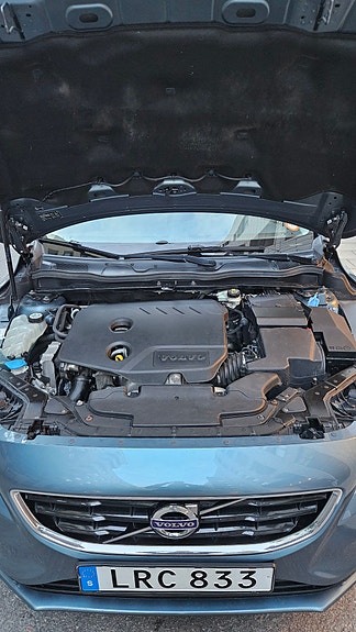 Volvo V40 10 of 16