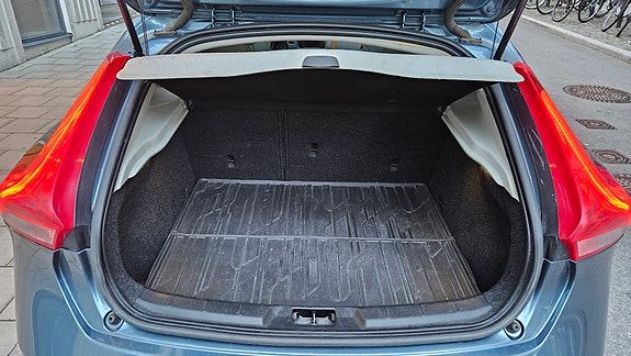 Volvo V40 5 of 16