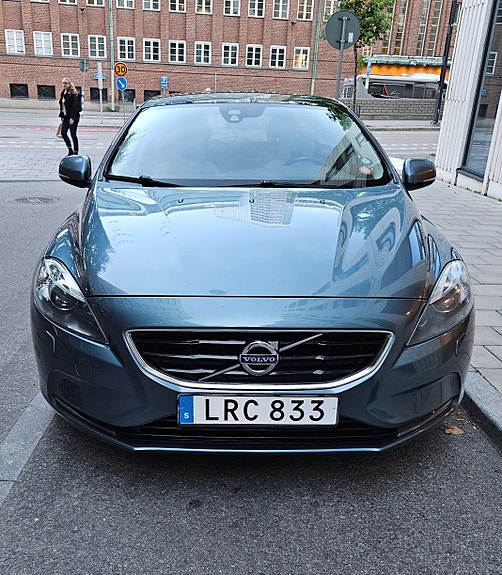 Volvo V40 9 of 16