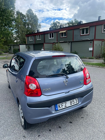 Nissan Pixo 4 of 6