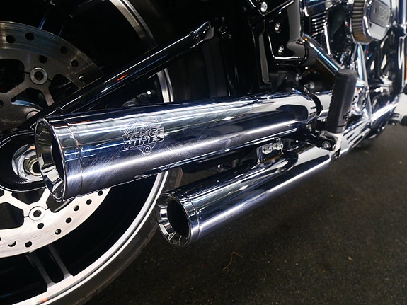 Harley-Davidson Breakout FXBR 6 of 8