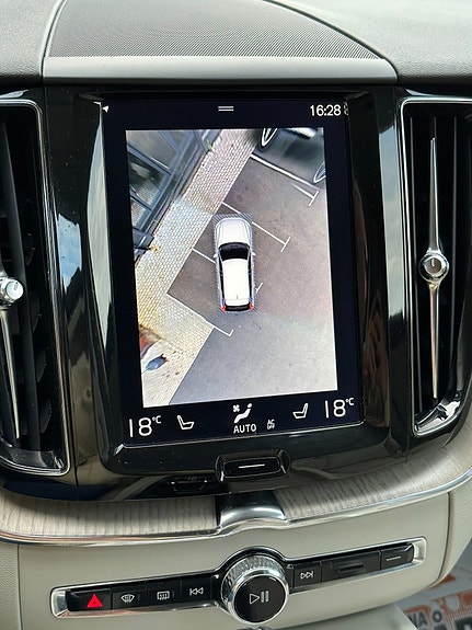 Volvo XC60 17 of 24