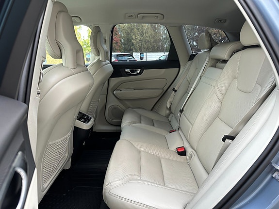 Volvo XC60 12 of 24