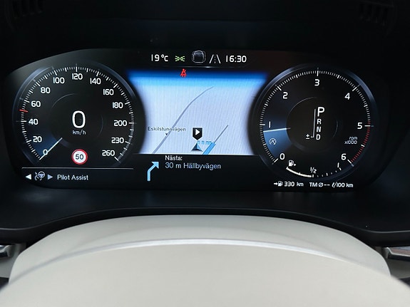 Volvo XC60 16 of 24