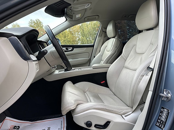Volvo XC60 8 of 24