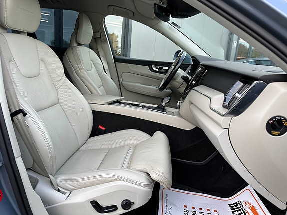 Volvo XC60 11 of 24