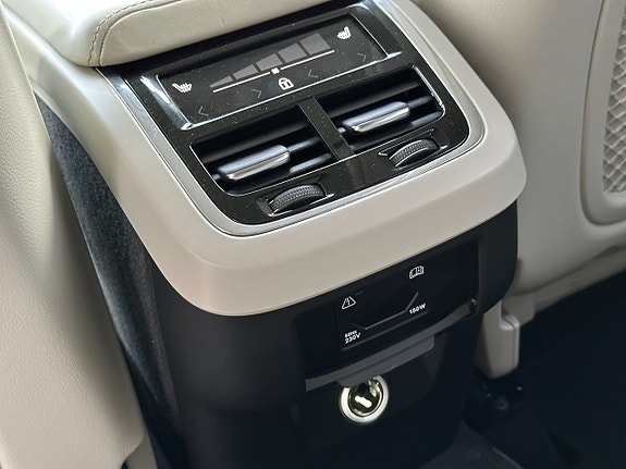 Volvo XC60 13 of 24