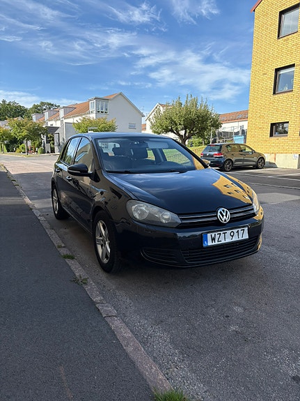 Volkswagen Golf VI 2 of 10