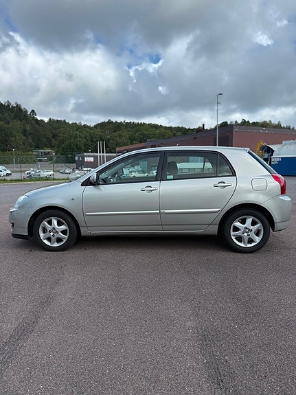 Toyota Corolla 8 of 15