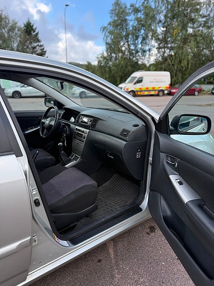 Toyota Corolla 11 of 15