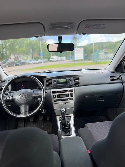 Toyota Corolla 9 of 15