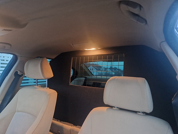 BMW 320i 13 of 13